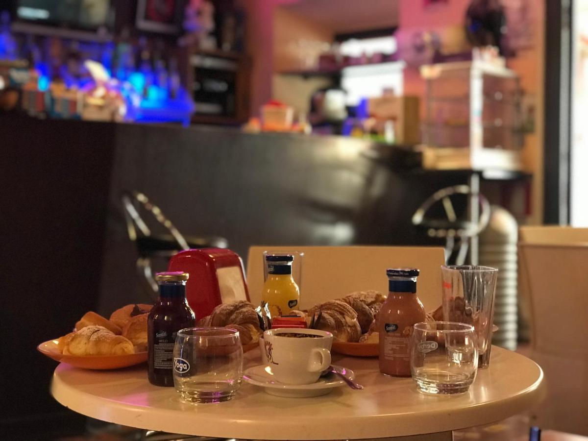 Bed & Breakfast Le Piazze Cori Buitenkant foto